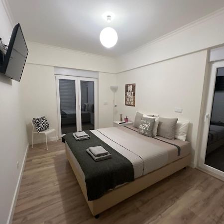 Modern Double Room With Private Balcony Монтижу Экстерьер фото