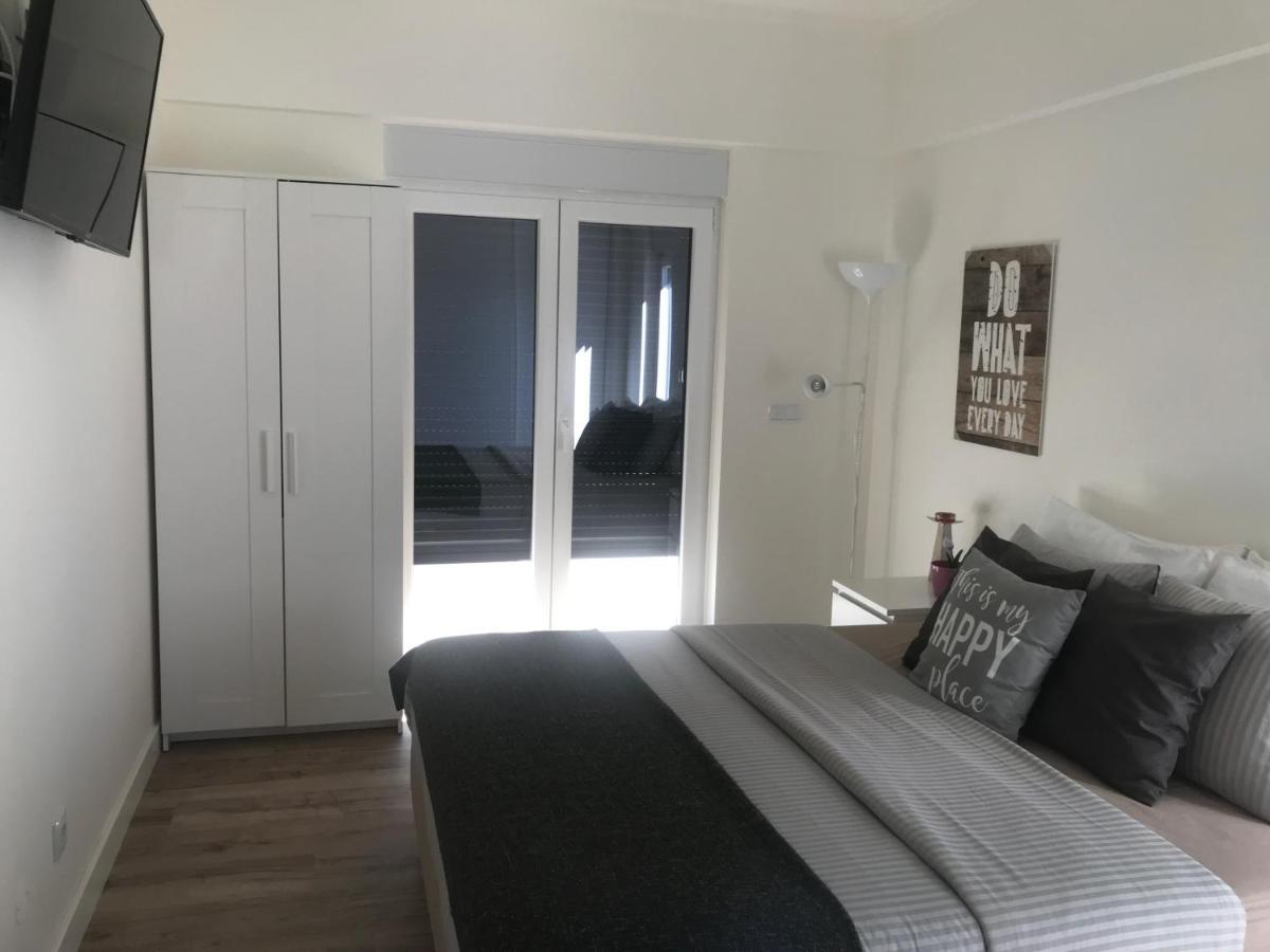 Modern Double Room With Private Balcony Монтижу Экстерьер фото